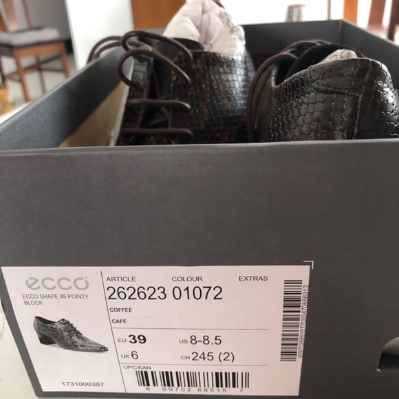 Shoes - Picture 2 of 3